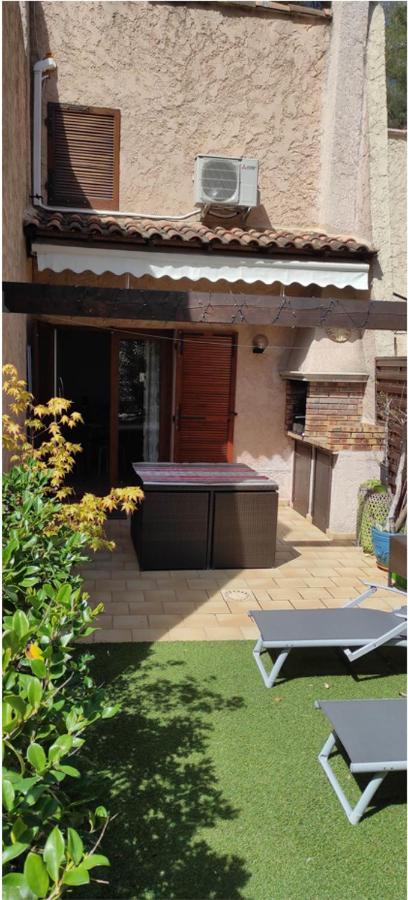 Villa Club Sanary Dans Residence Fermee Et Arboree 10Min A Pied De La Plage Exterior photo